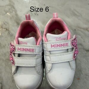 Disney Minnie Mouse Sneakers - White and Pink